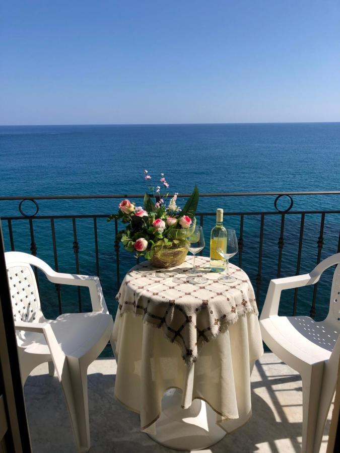 La Casa Sulla Scogliera Apartment Cefalu Exterior photo